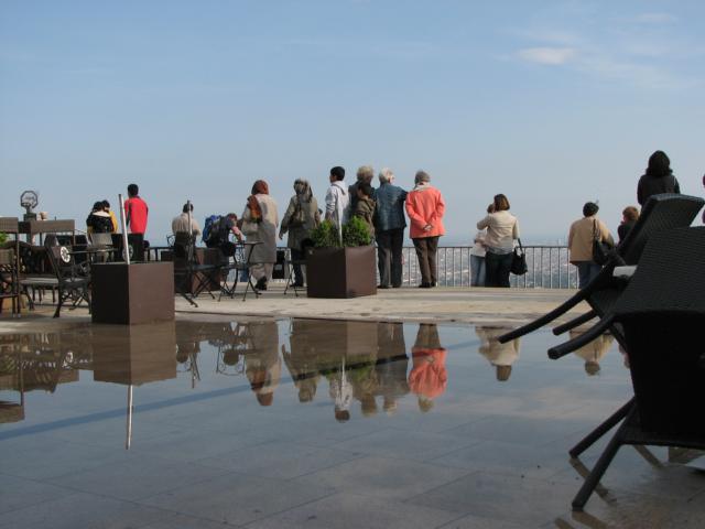 Kahlenberg, die Aussichtsterrasse liegt rund 250 m über dem Häusermeer von Wien.